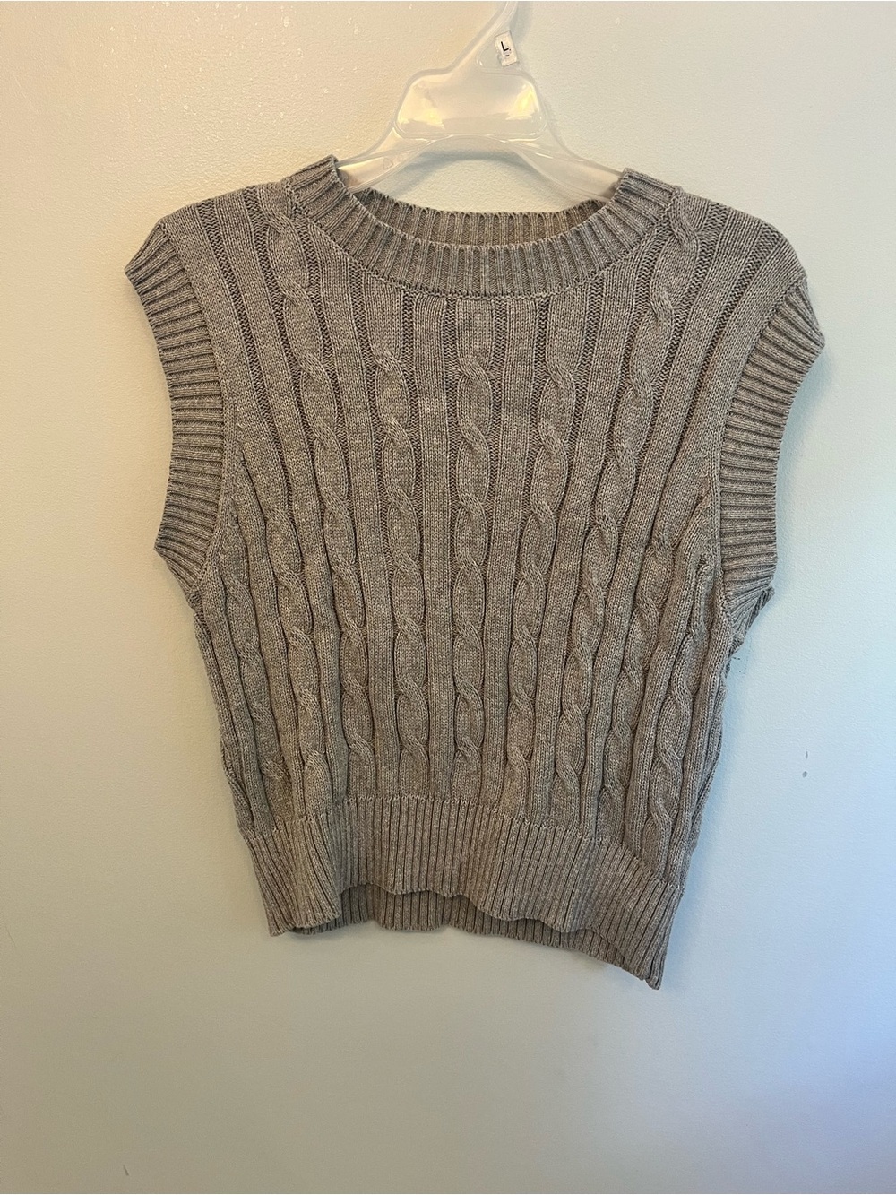 Forever 21 Cable Knit Sleeveless Sweater Vest - Gray